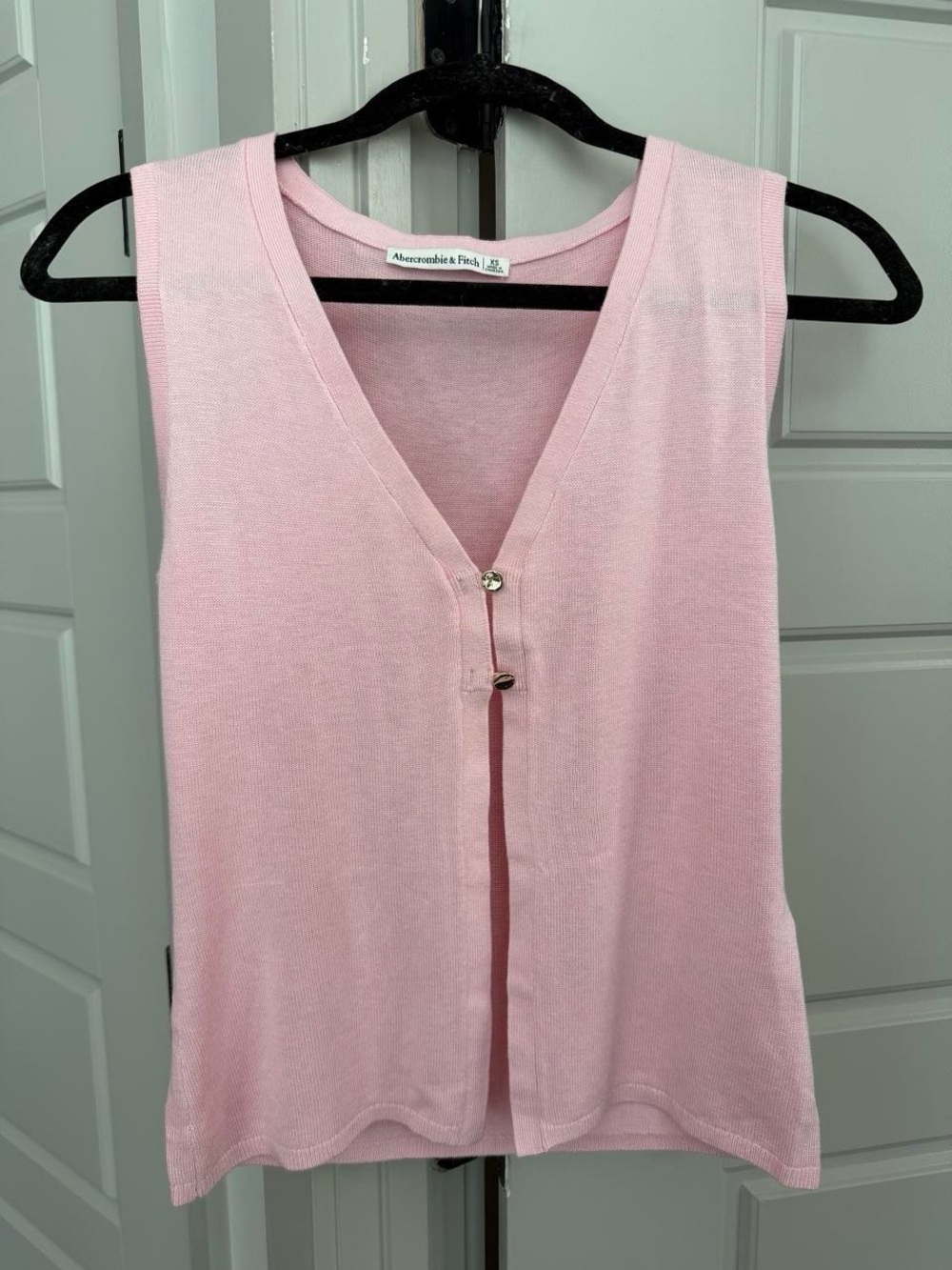 Abercrombie & Fitch V-Neck Open-front Sweater Vest